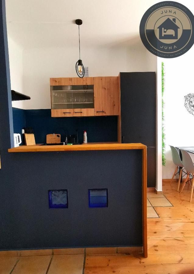 Juna - Nowoczesny Apartament W Centrum Z Widokiem Na Park Pruszków Kültér fotó