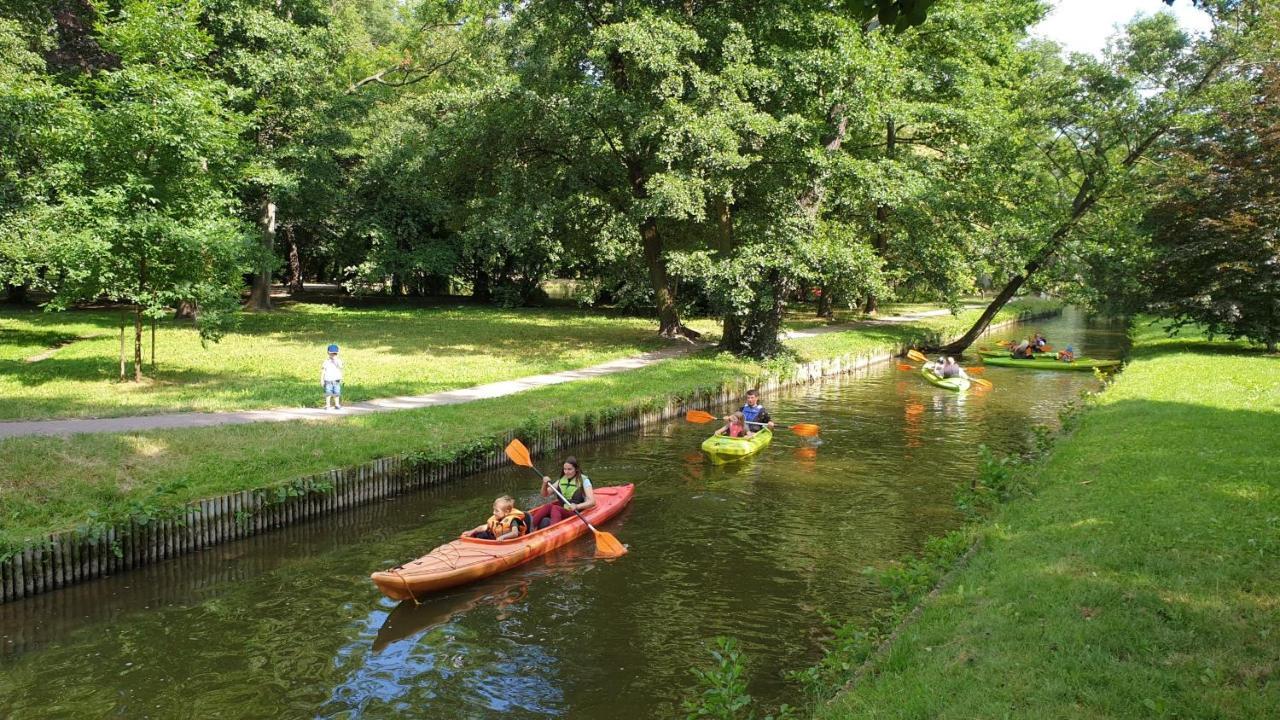 Juna - Nowoczesny Apartament W Centrum Z Widokiem Na Park Pruszków Kültér fotó